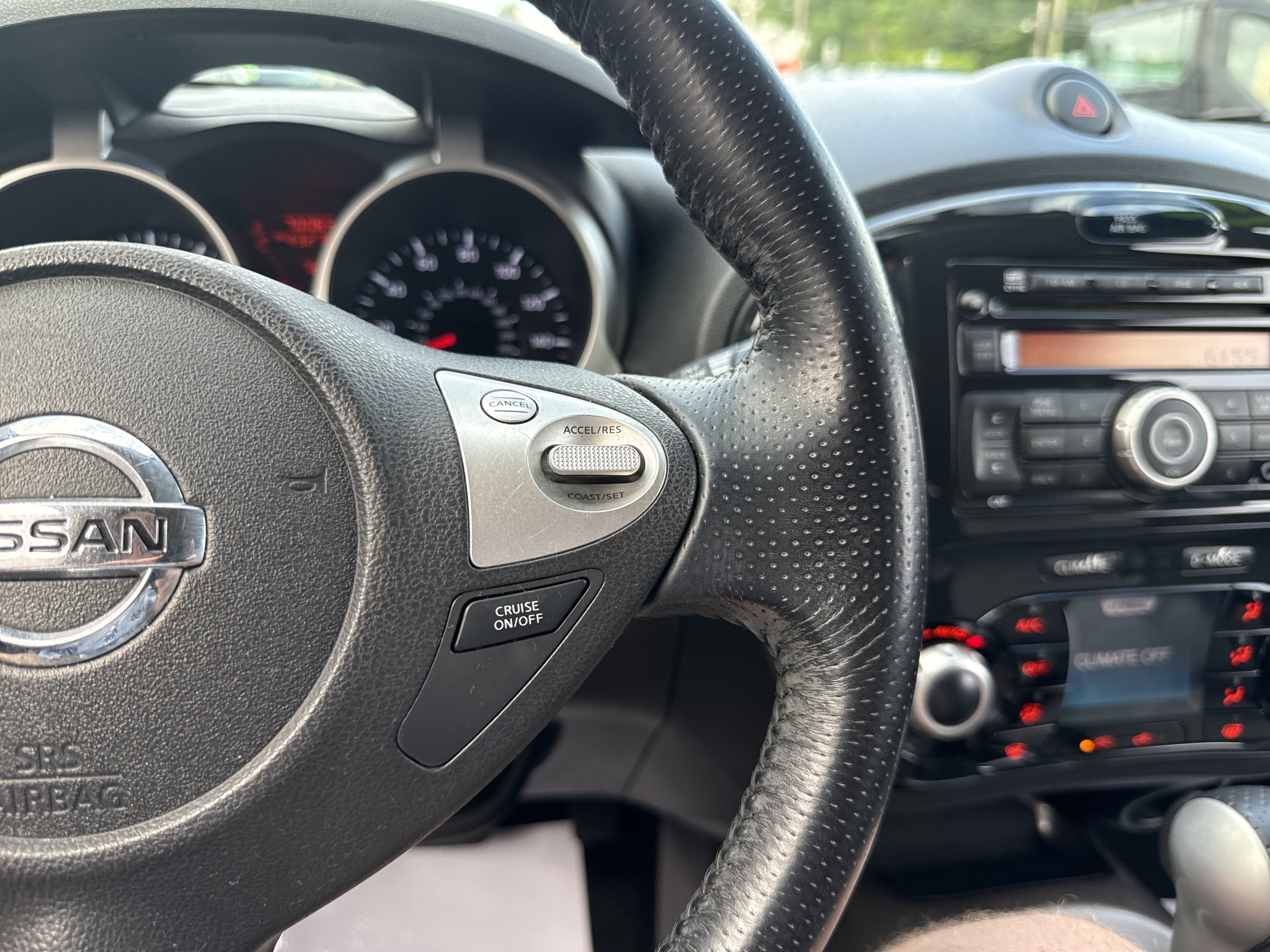 Used 2013 Nissan Juke SV AWD/4WD image 19