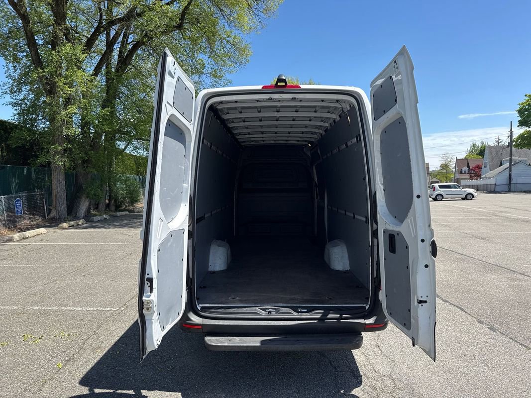 Used 2020 Mercedes-Benz Sprinter 2500 w/ Driver Convenience Package image 27