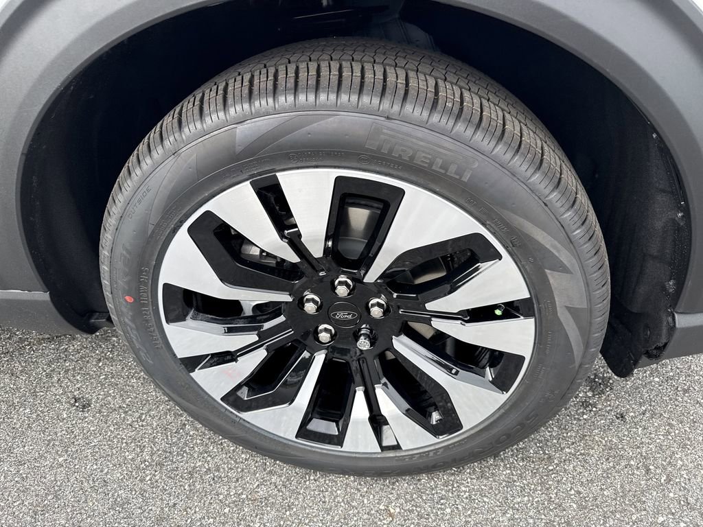 New 2026 Ford Explorer Platinum AWD/4WD image 12