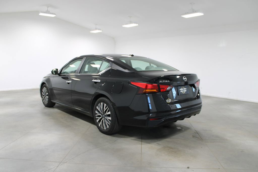 Used 2025 Nissan Altima 2.5 SV image 7