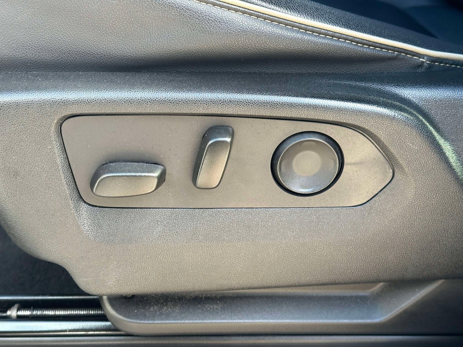 Certified 2023 Chevrolet Suburban Premier image 24