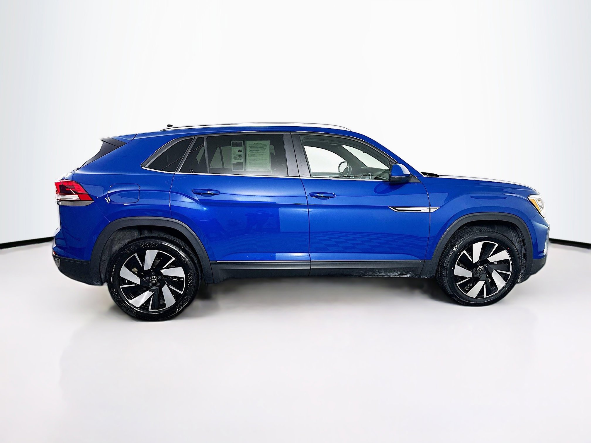 Used 2025 Volkswagen Atlas Cross Sport SE image 10