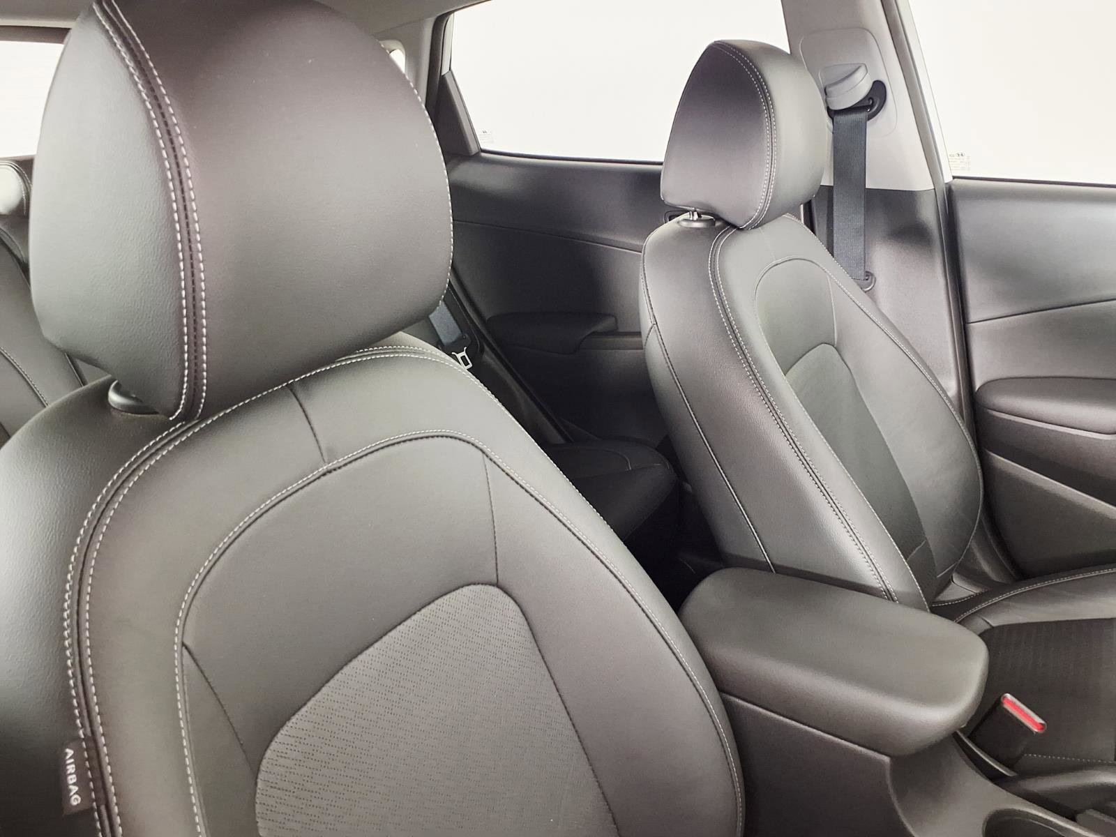 Used 2021 Hyundai Kona Limited w/ Cargo Package image 10