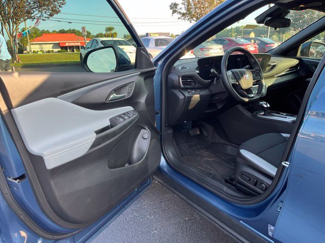 Used 2025 Buick Envista Preferred w/ Convenience I Package FWD image 4