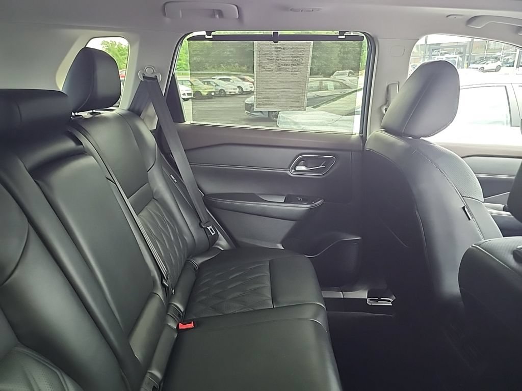 Used 2023 Nissan Rogue Platinum w/ Platinum Premium Package AWD/4WD image 15