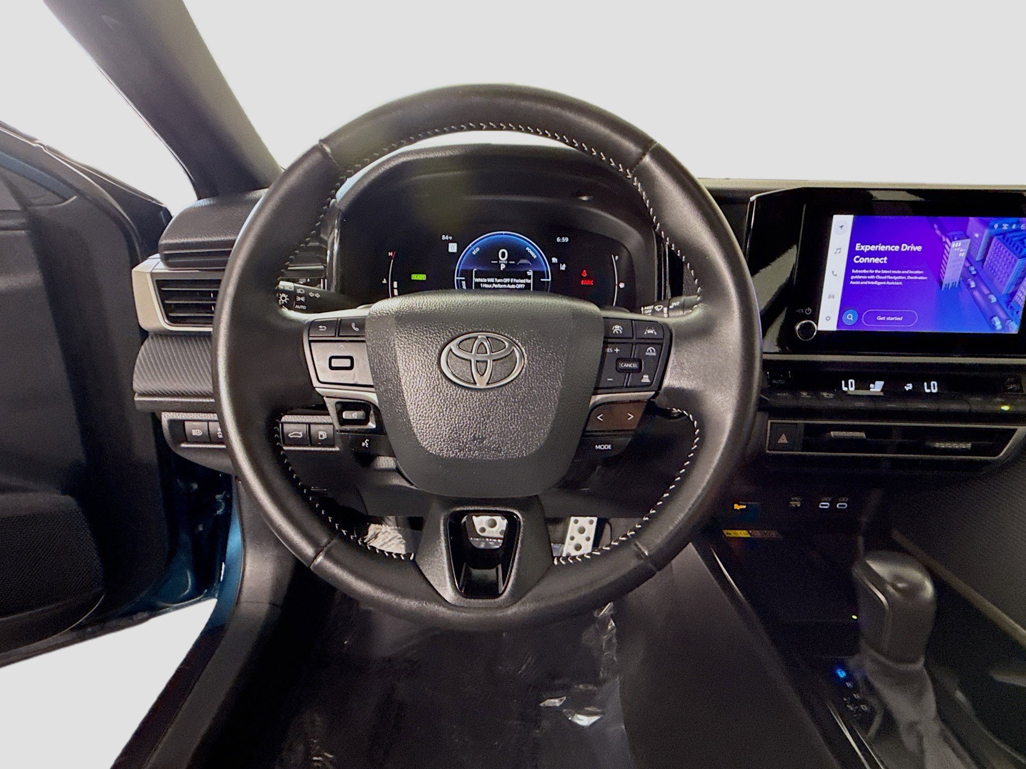Used 2025 Toyota Camry SE FWD image 13