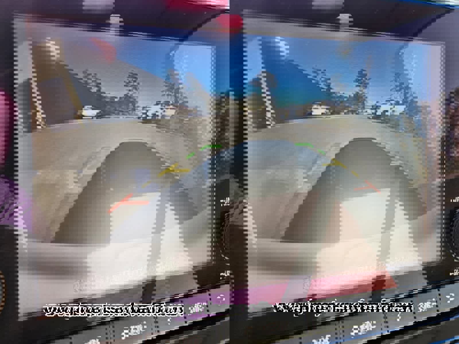 Used 2022 Nissan Pathfinder SV image 9