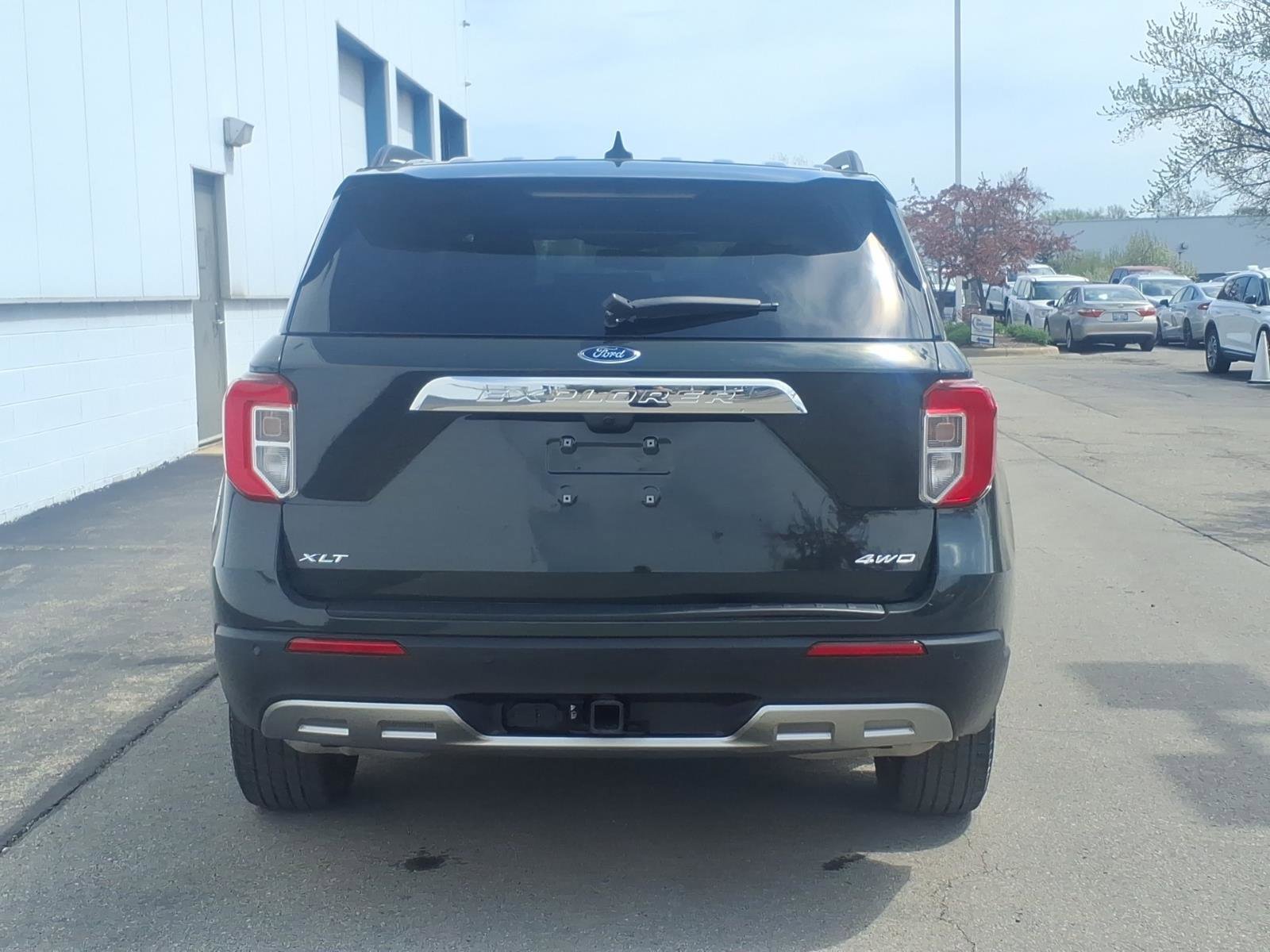 Certified 2023 Ford Explorer XLT w/ Equipment Group 202A AWD/4WD image 5