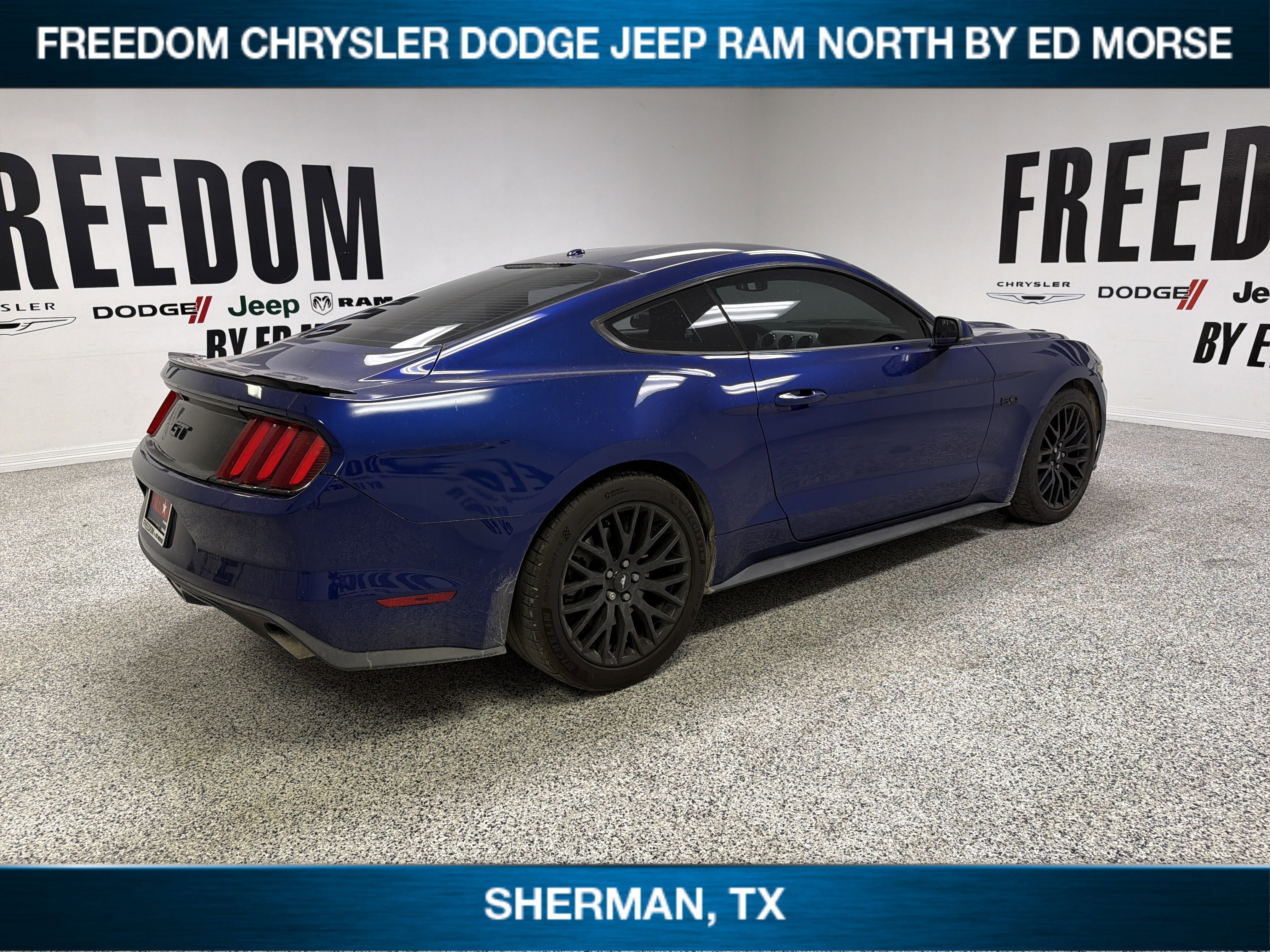 Used 2016 Ford Mustang GT Premium w/ Black Accent Package RWD image 4