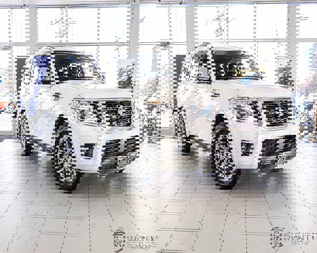 Used 2019 Nissan Armada Platinum image 3