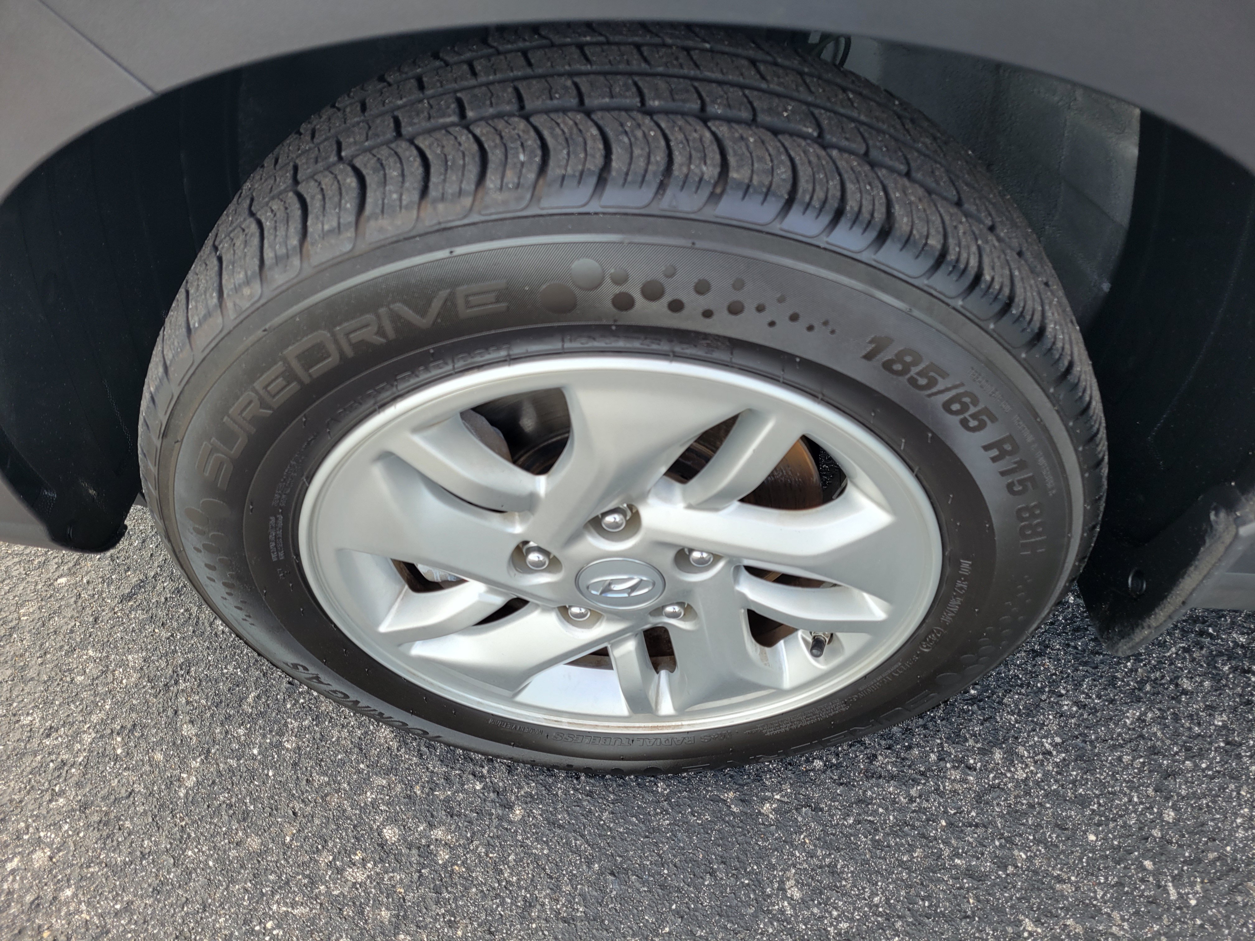 Used 2021 Hyundai Venue SE FWD image 34