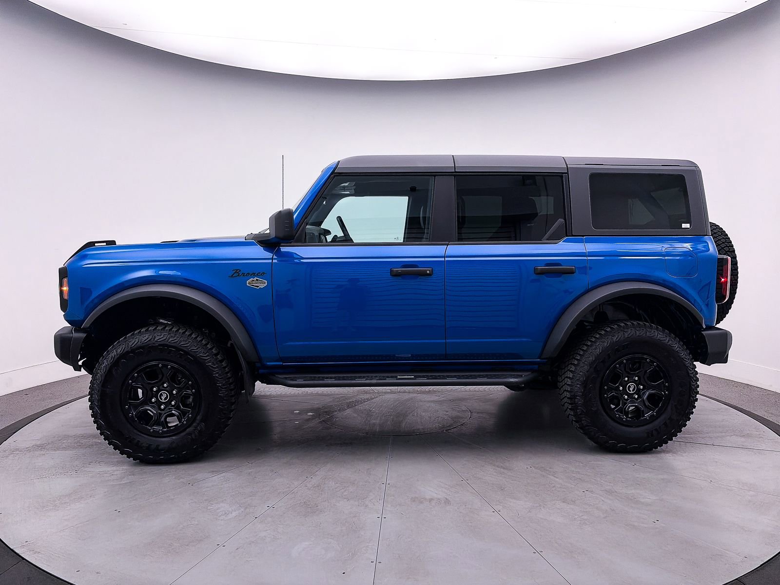 Used 2023 Ford Bronco Wildtrak image 44