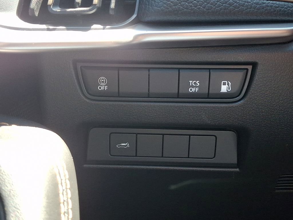 Used 2024 MAZDA CX-90 Plug-In Hybrid w/ Preferred AWD/4WD image 24