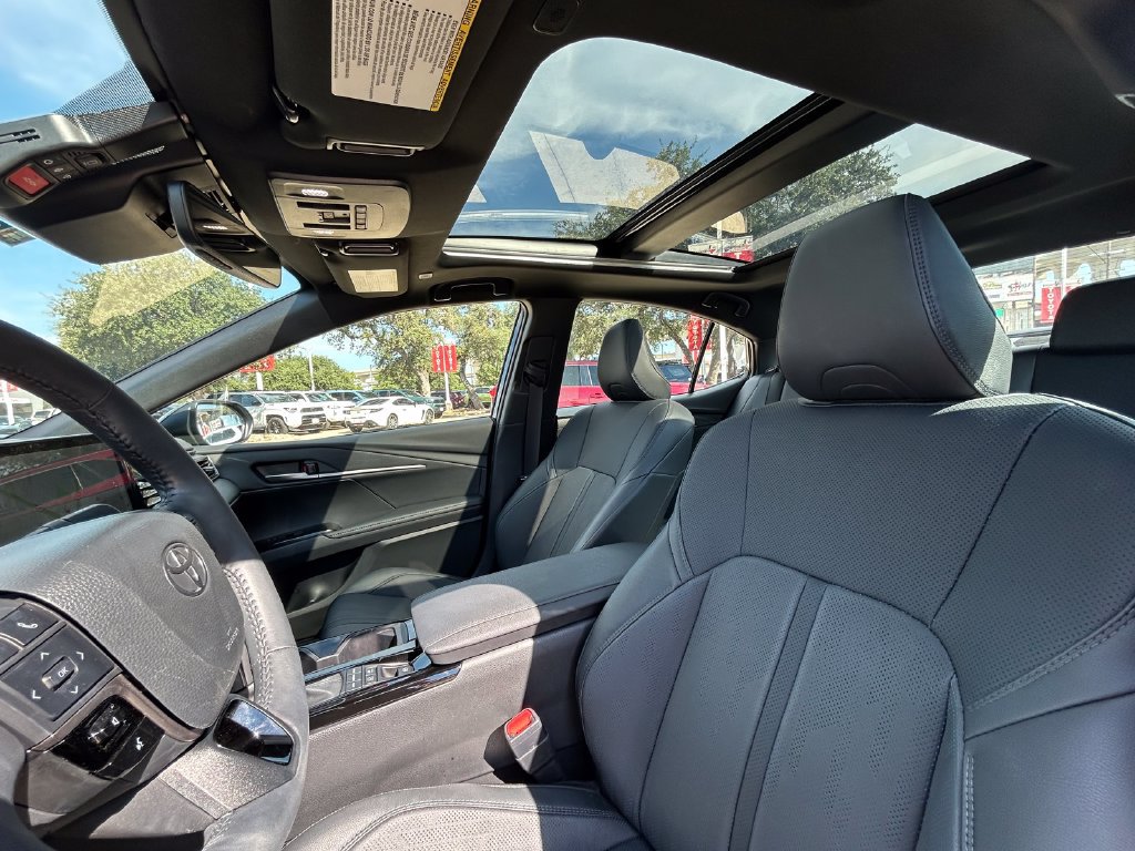 Used 2026 Toyota Camry XSE AWD/4WD image 12