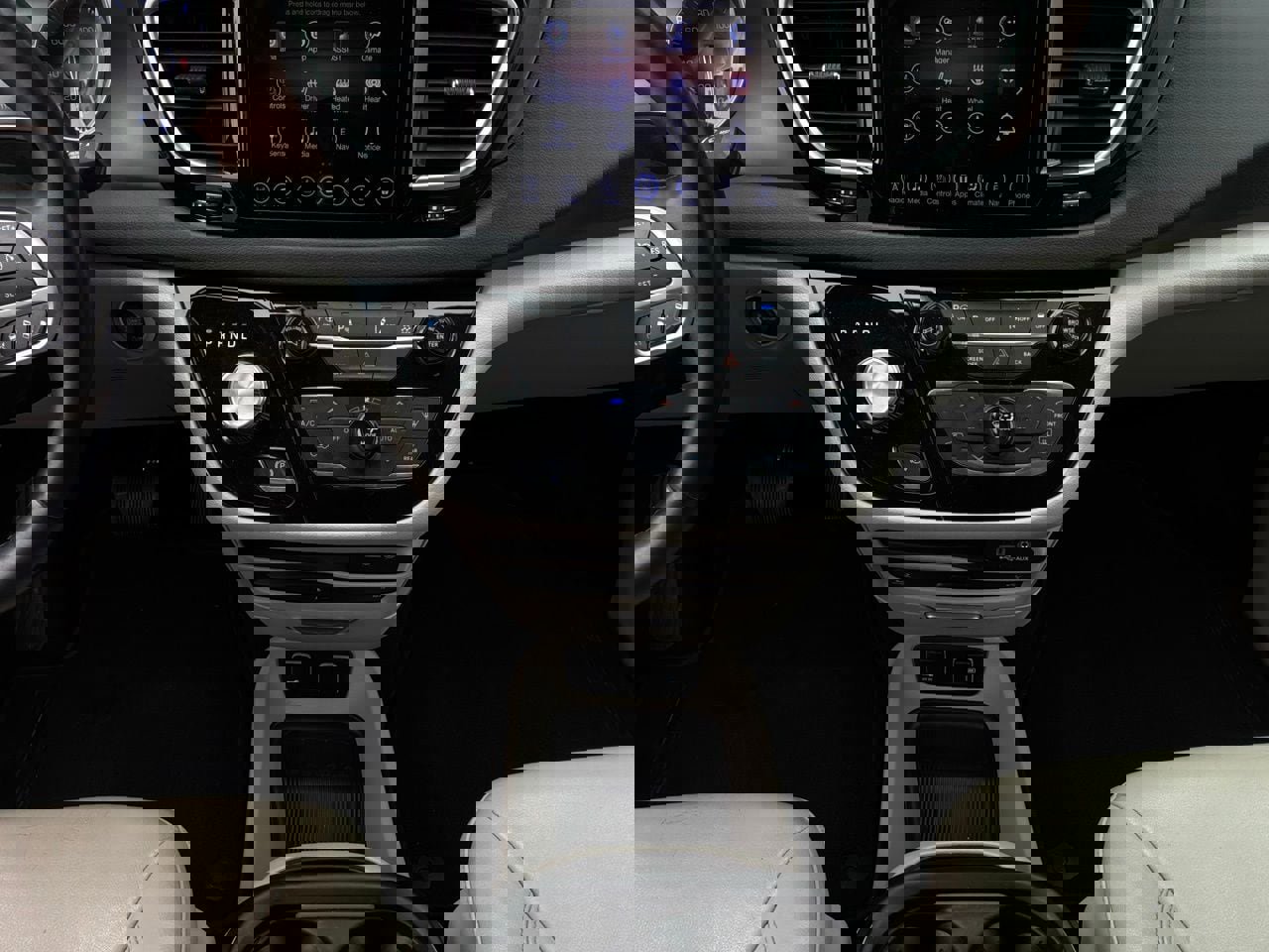 Used 2017 Chrysler Pacifica Touring-L Plus w/ Advanced Safetytec Group image 18