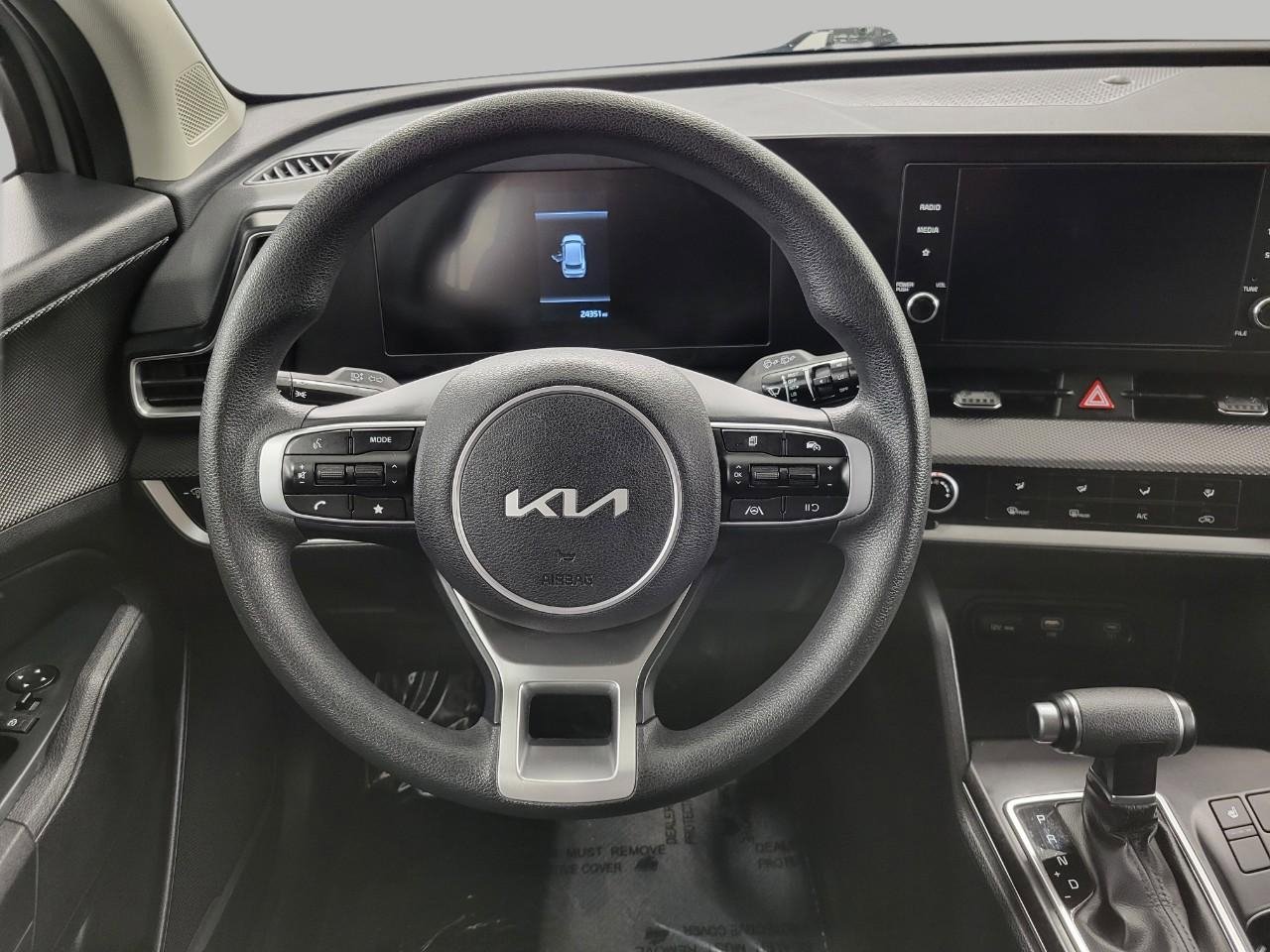 Used 2025 Kia Sportage LX image 6