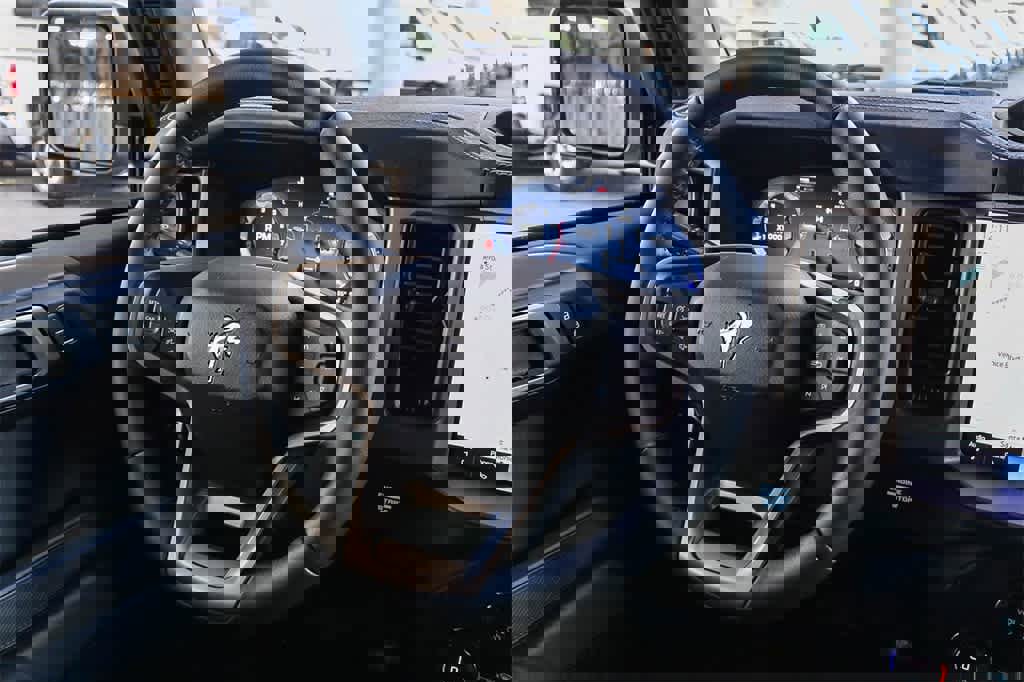 New 2025 Ford Bronco Outer Banks w/ Sasquatch Package image 16