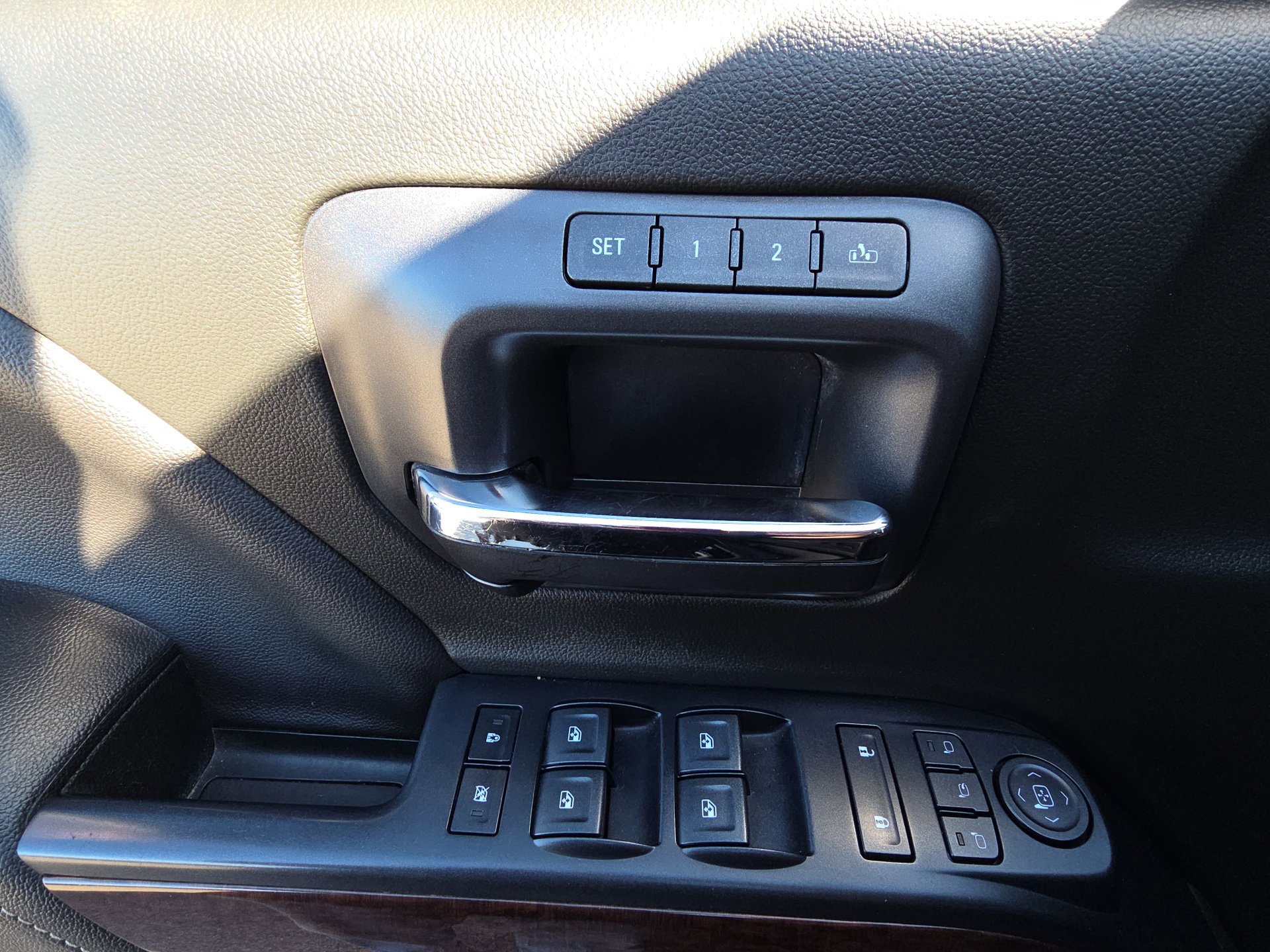 Used 2018 GMC Sierra 1500 SLT w/ SLT Premium Package image 14