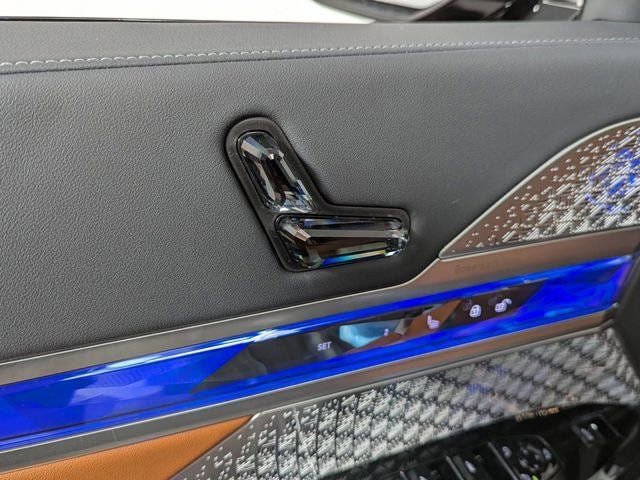 Used 2026 BMW i7 xDrive60 w/ Executive Package AWD/4WD image 15