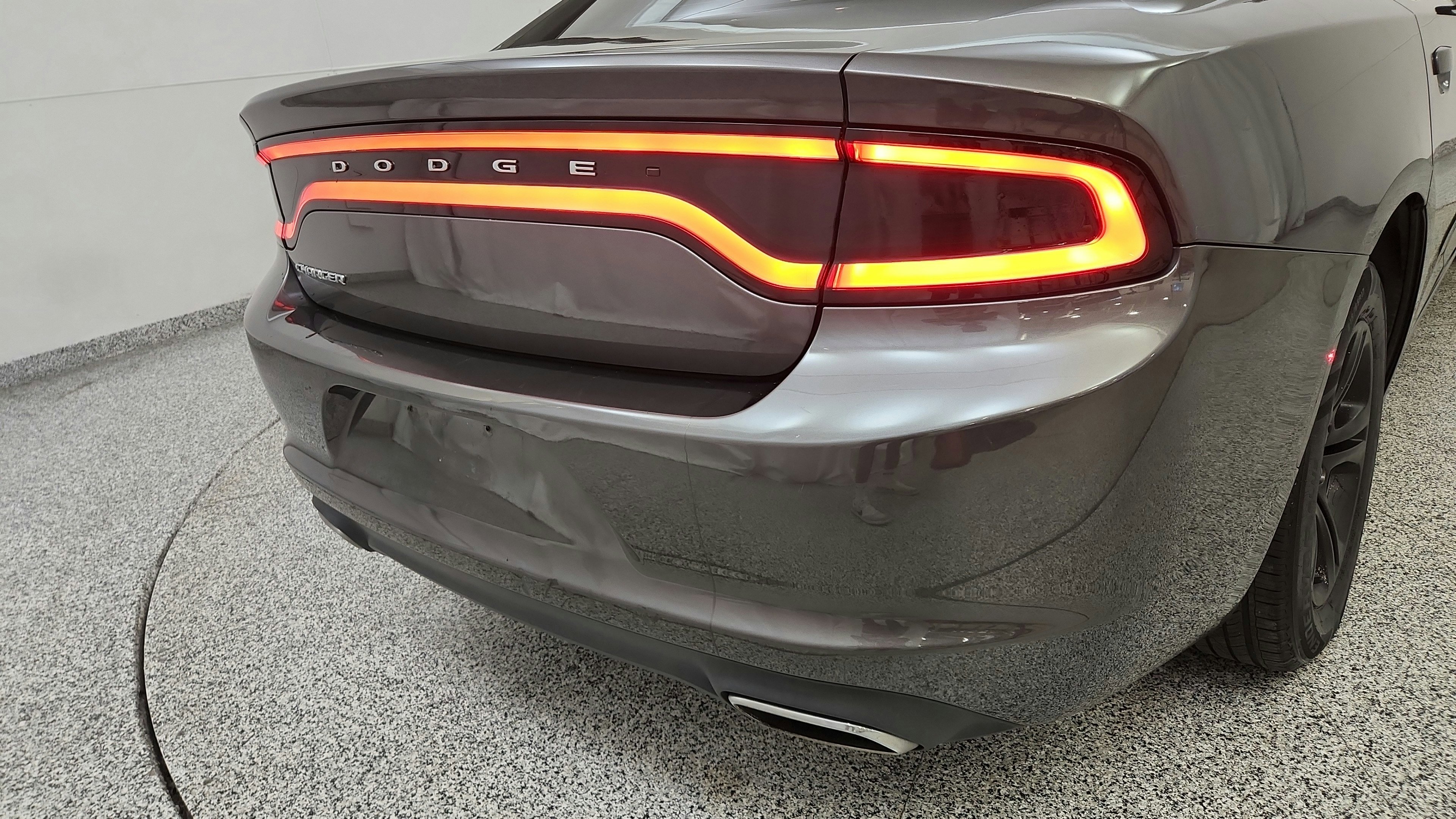 Used 2015 Dodge Charger SE RWD image 28