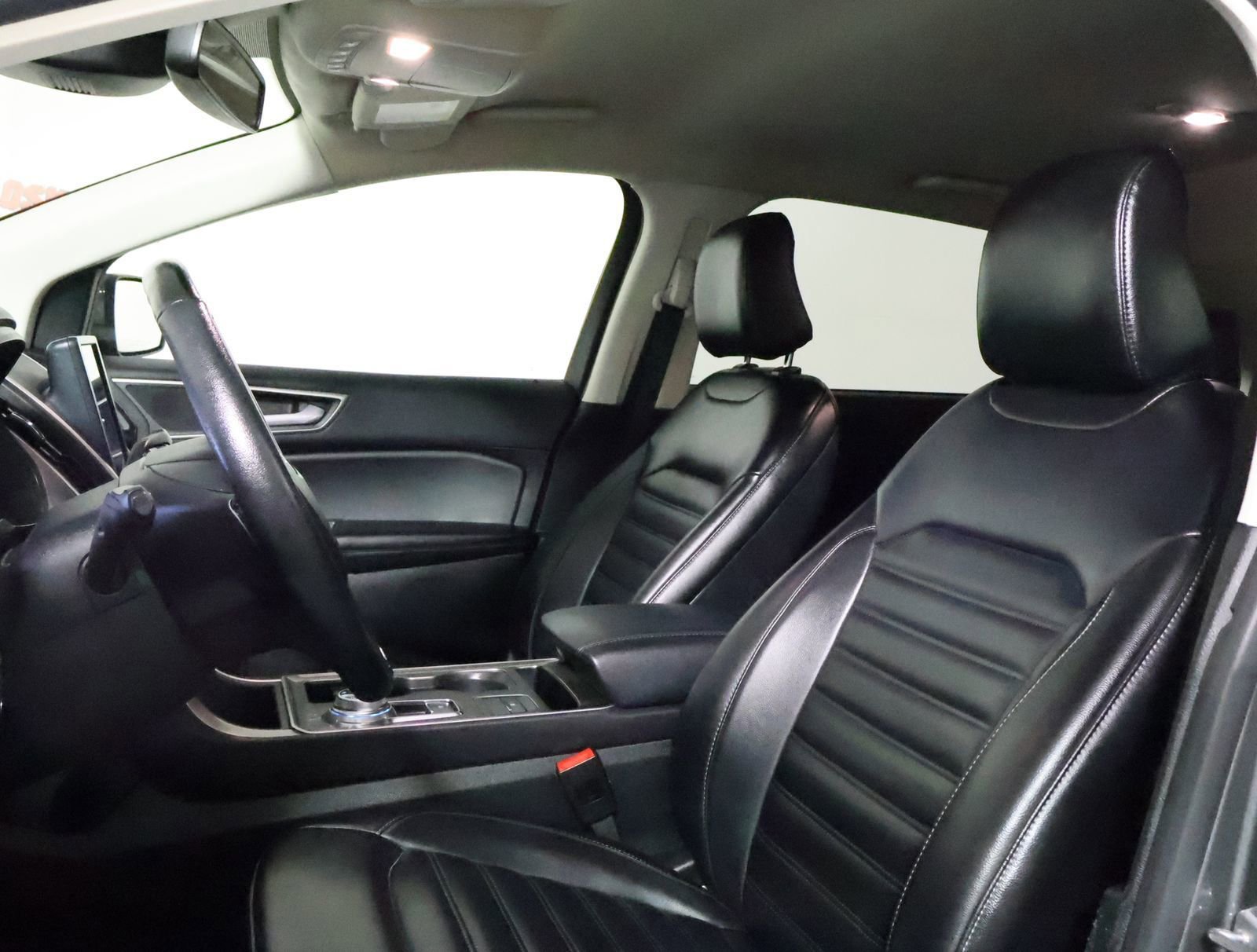 Used 2023 Ford Edge SEL image 25