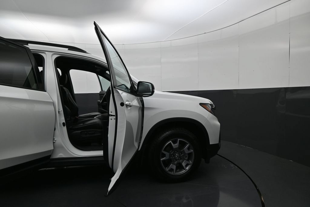 Used 2022 Honda Passport TrailSport image 9