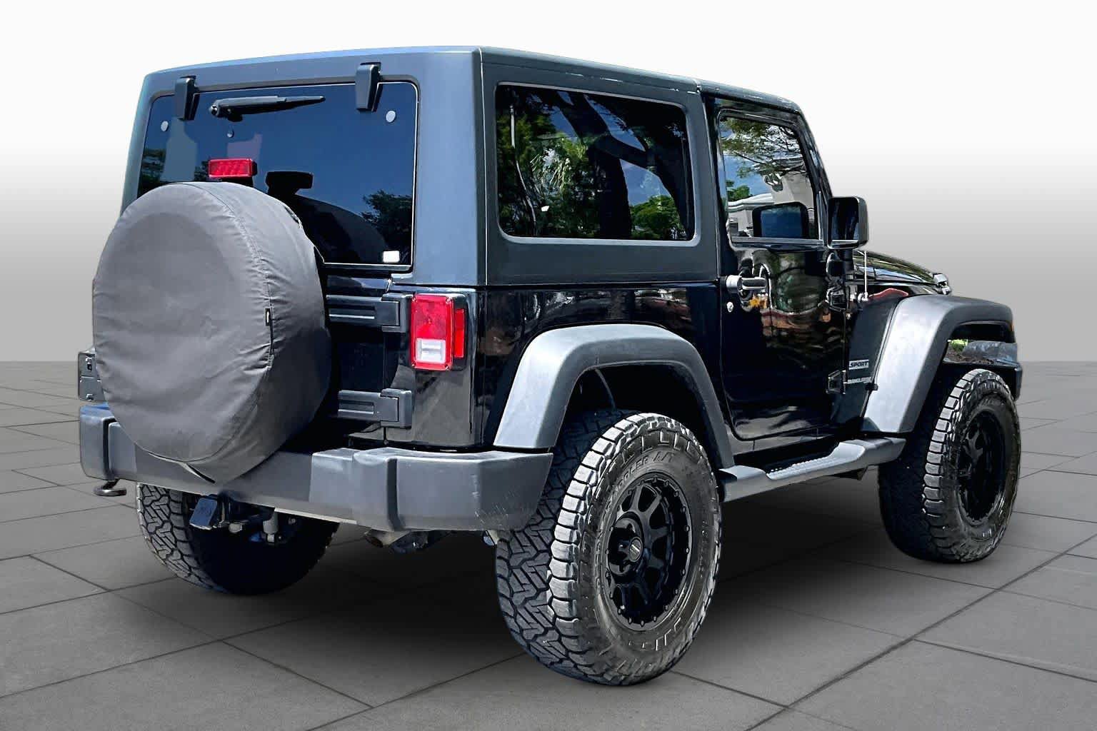 Used 2018 Jeep Wrangler Sport AWD/4WD image 12