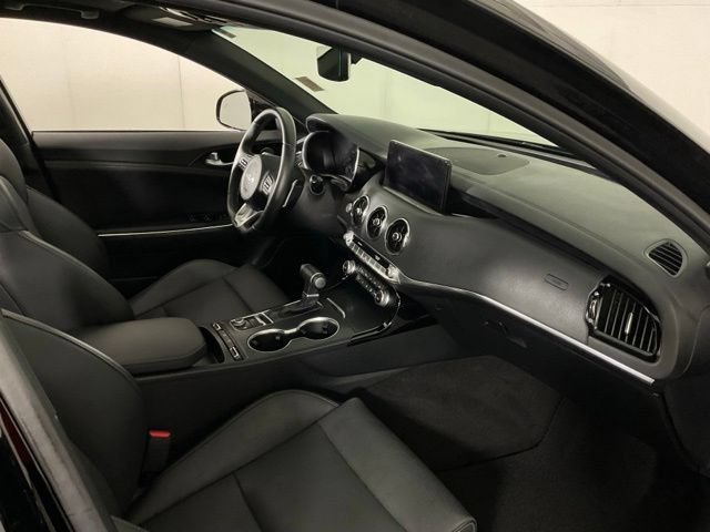 Used 2023 Kia Stinger GT-Line w/ Sun & Sound Package RWD image 16