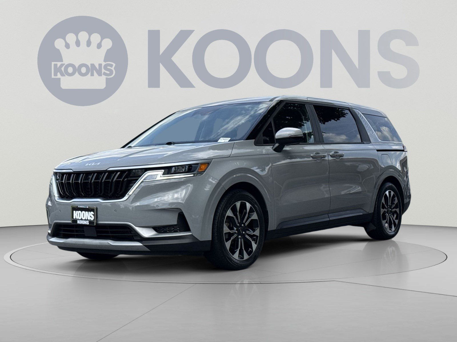 Used 2022 Kia Carnival EX FWD image 1