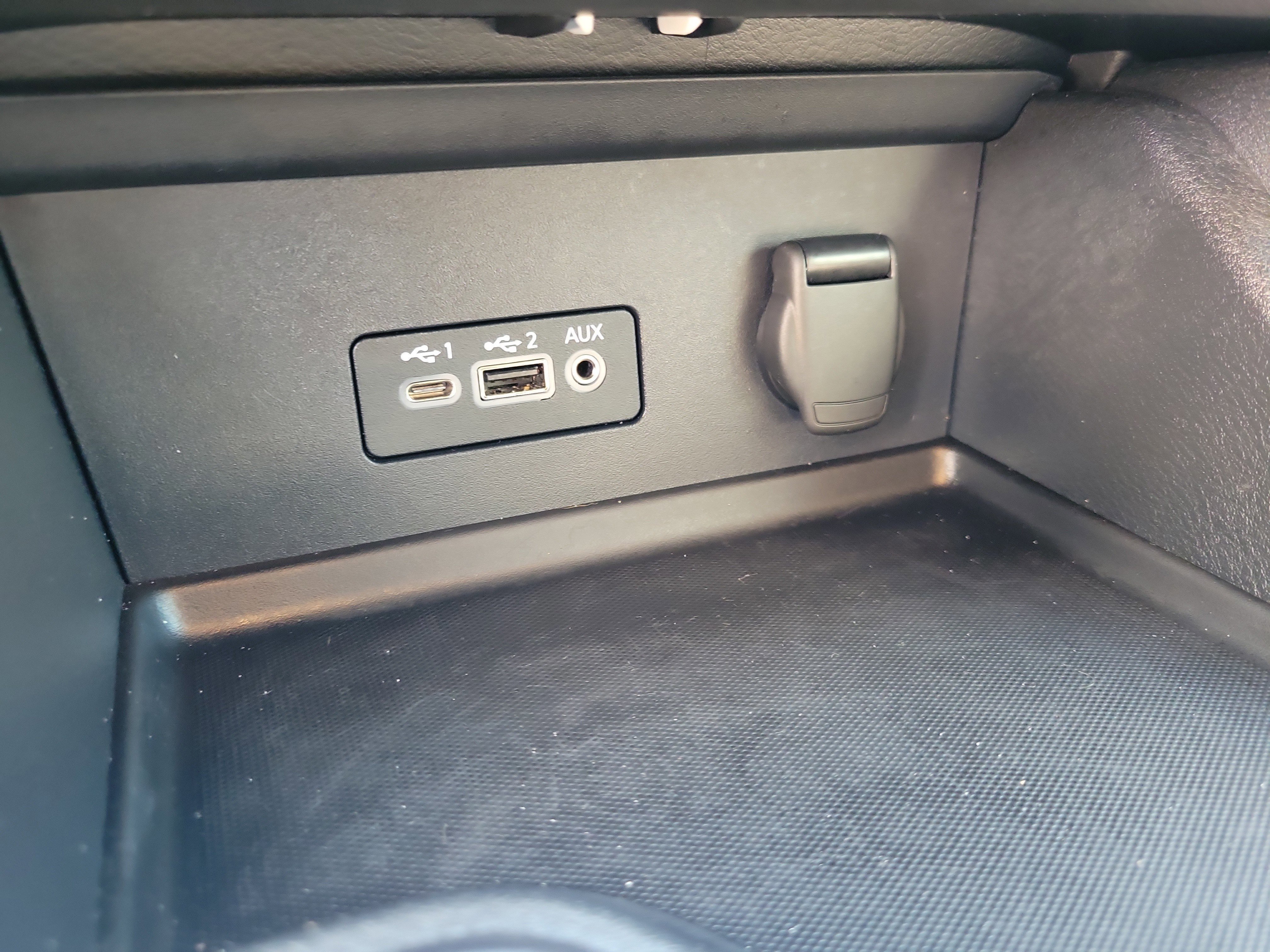 Certified 2022 Nissan Sentra SV w/ Trunk Package image 31