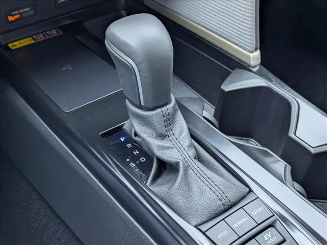 Used 2025 Toyota Camry SE FWD image 12