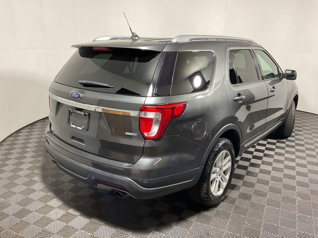 Used 2019 Ford Explorer XLT w/ Equipment Group 201A AWD/4WD image 18