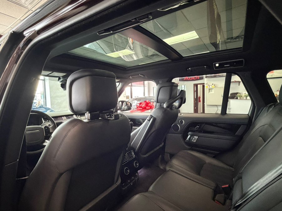 Used 2018 Land Rover Range Rover HSE AWD/4WD image 28