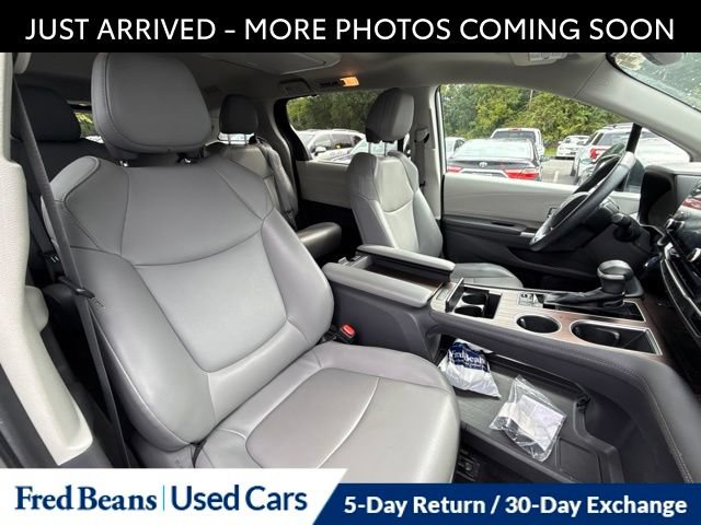 Used 2022 Toyota Sienna XLE w/ XLE Plus Package FWD image 14