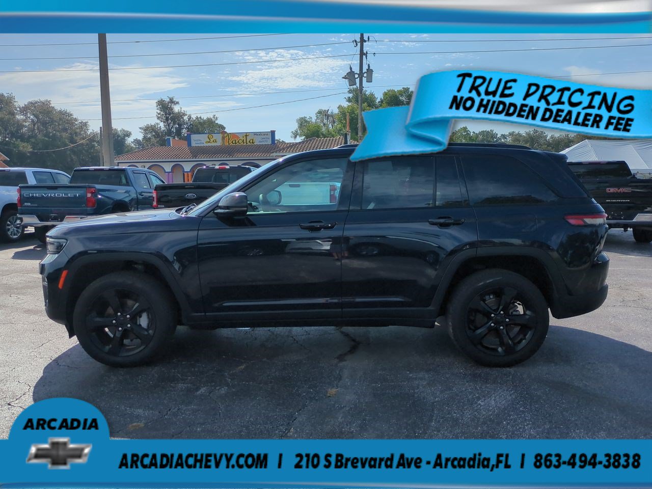 Used 2024 Jeep Grand Cherokee Limited w/ Black Appearance Package AWD/4WD image 7