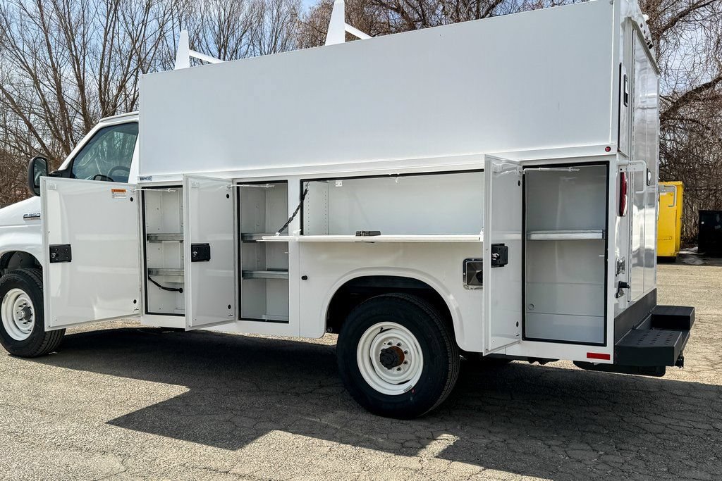 New 2025 Ford E-350 and Econoline 350 Super Duty w/ Power Equipment Group RWD image 22