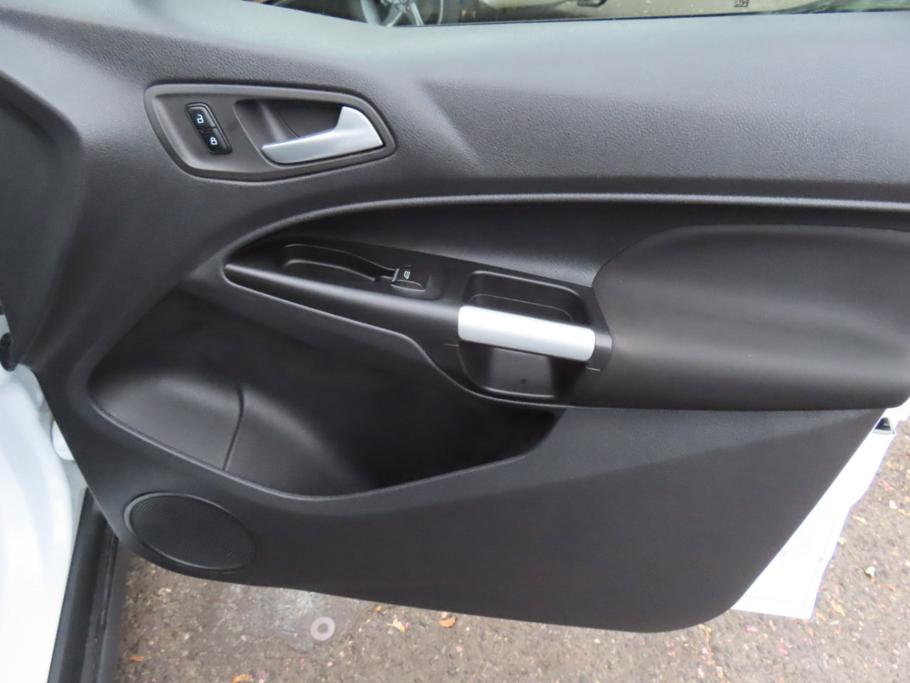 Used 2016 Ford Transit Connect XLT image 18