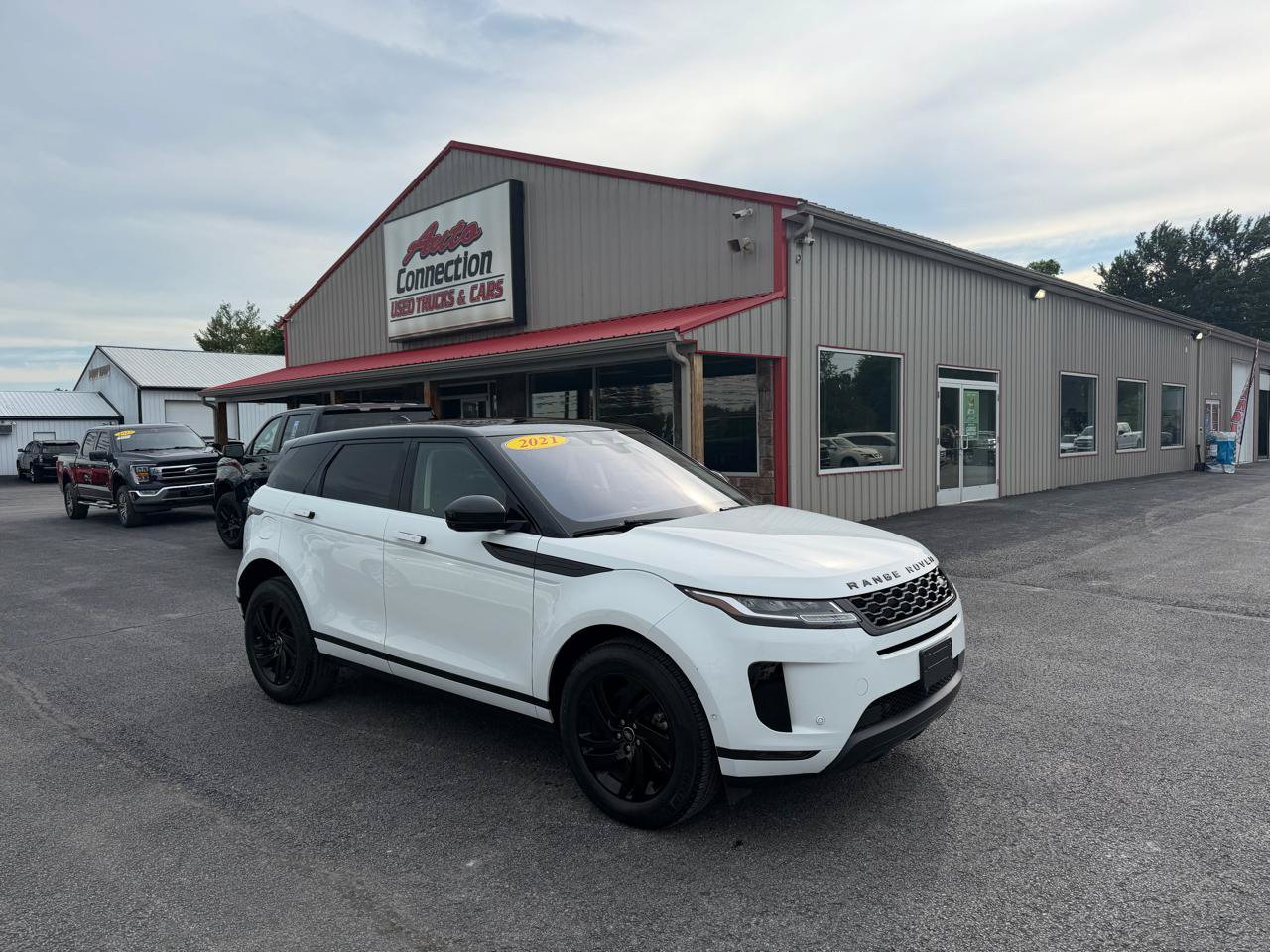 Used 2021 Land Rover Range Rover Evoque S AWD/4WD image 2