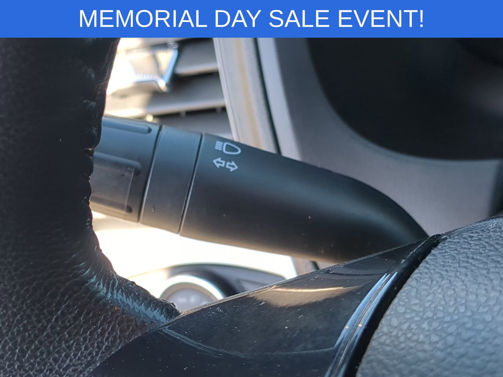 Used 2019 Ford Explorer XLT w/ Equipment Group 202A AWD/4WD image 33