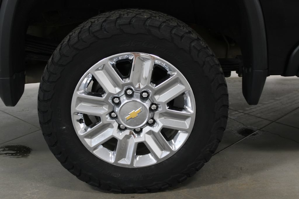 Used 2024 Chevrolet Silverado 2500 High Country w/ High Country Premium Package AWD/4WD image 18