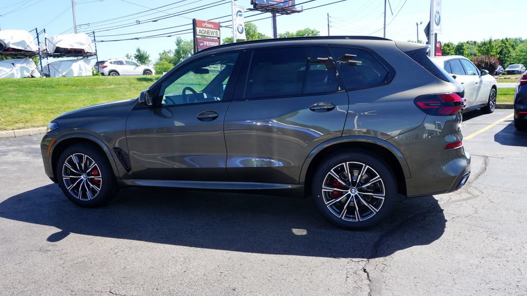 New 2026 BMW X5 xDrive40i w/ M Sport Package AWD/4WD image 9