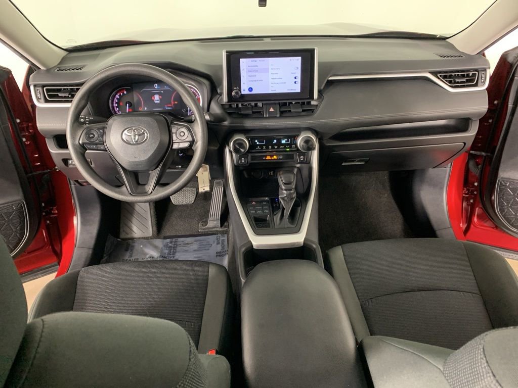 Used 2024 Toyota RAV4 LE AWD/4WD image 31