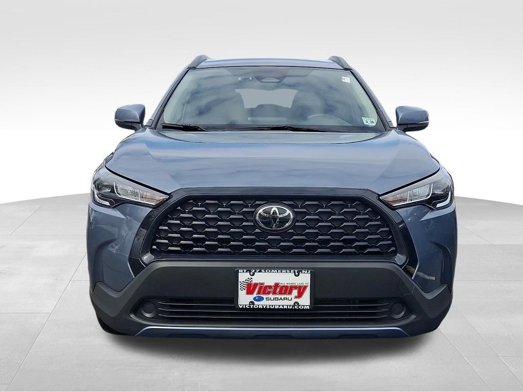 Used 2023 Toyota Corolla Cross LE image 2