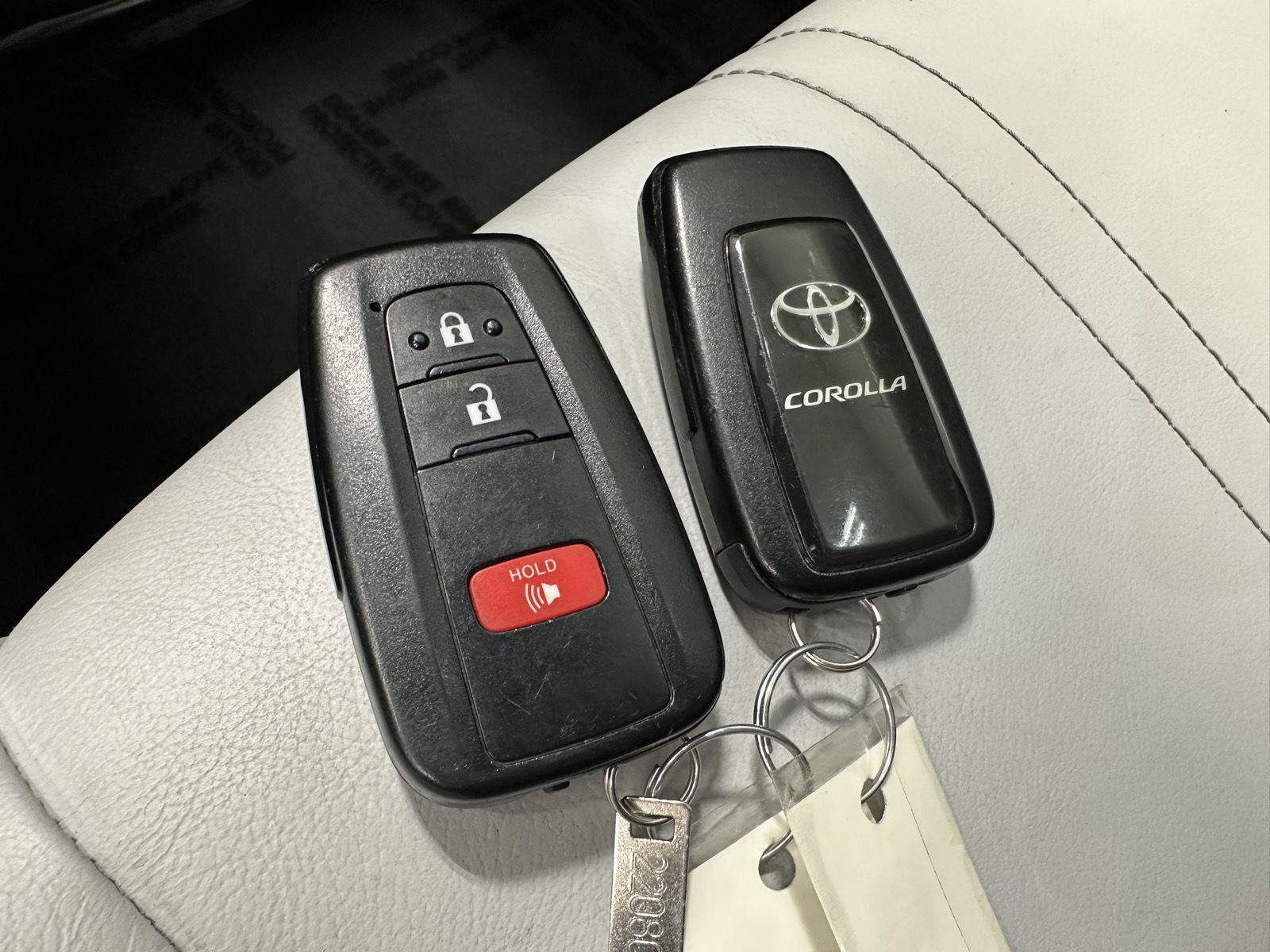 Used 2022 Toyota Corolla XSE FWD image 26