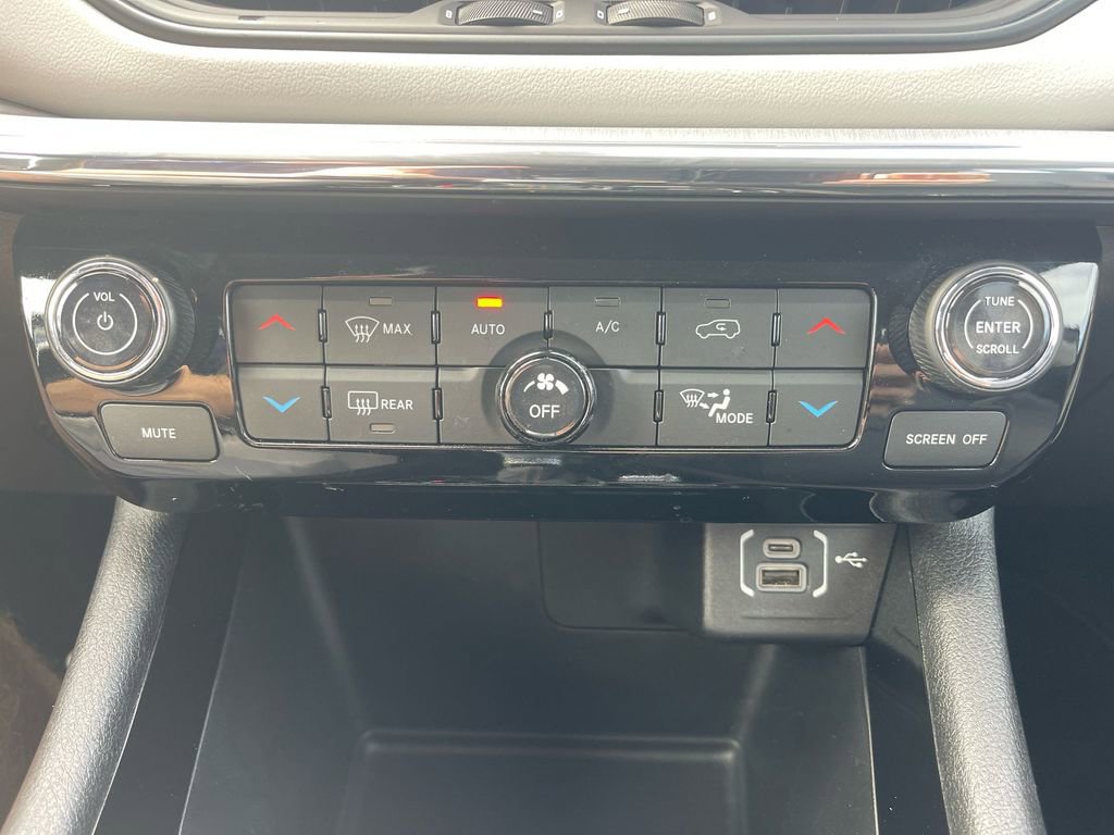 Used 2022 Jeep Compass Limited image 18