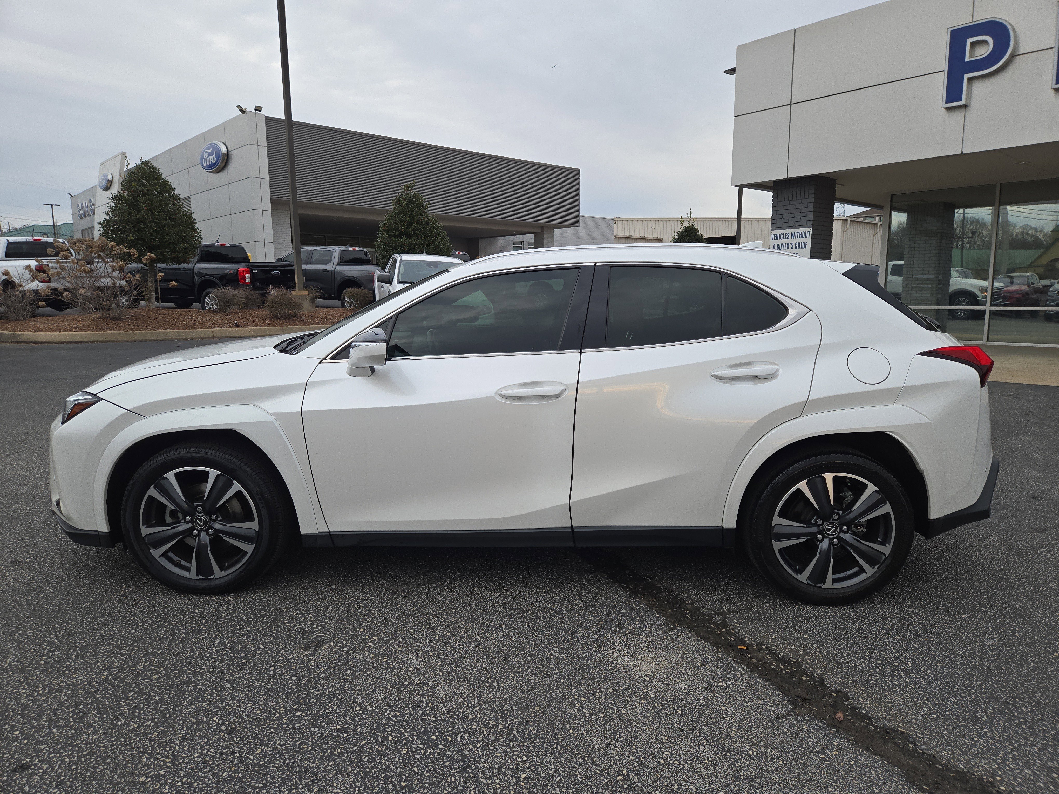 Used 2022 Lexus UX 200 200 Base image 11
