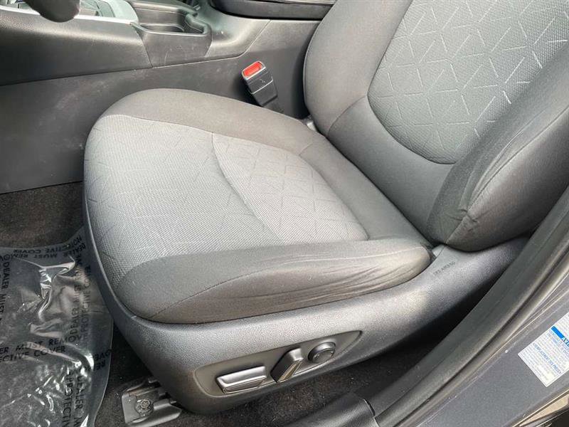 Used 2019 Toyota RAV4 XLE w/ Convenience Package AWD/4WD image 11
