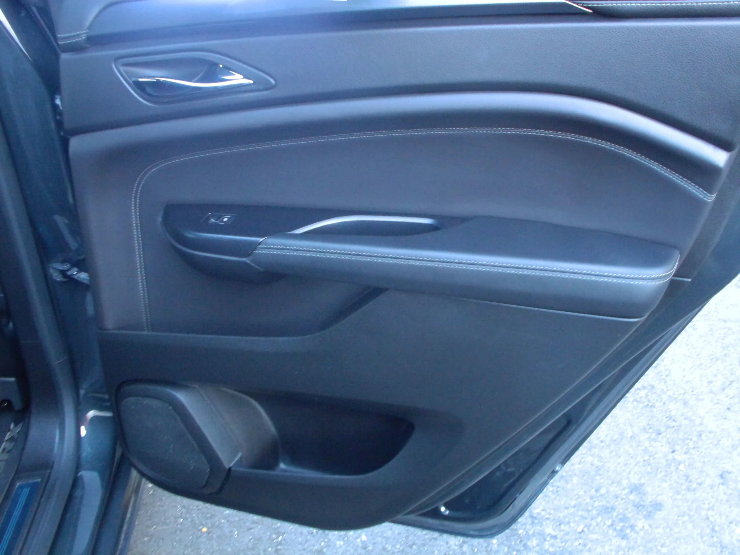 Used 2016 Cadillac SRX Performance w/ Midnight Edition Package FWD image 23