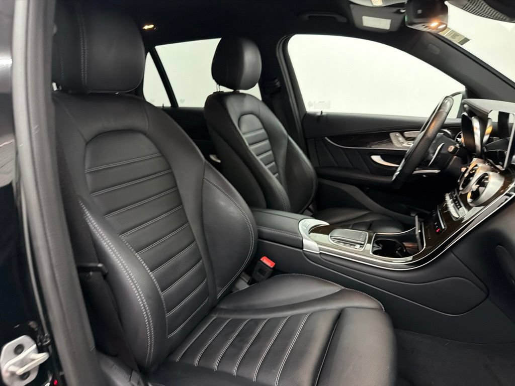 Certified 2022 Mercedes-Benz GLC 43 AMG 4MATIC image 33