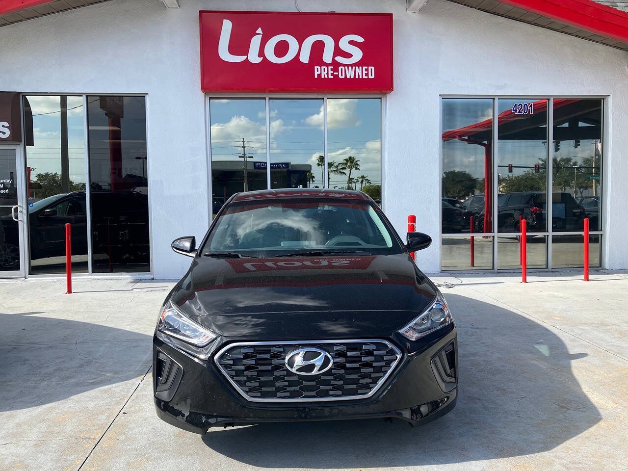 Used 2021 Hyundai Ioniq Blue FWD image 1